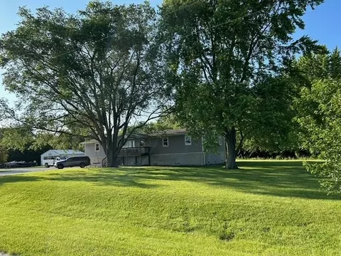 1898 E 1850 North Rd, Watseka, IL 60970