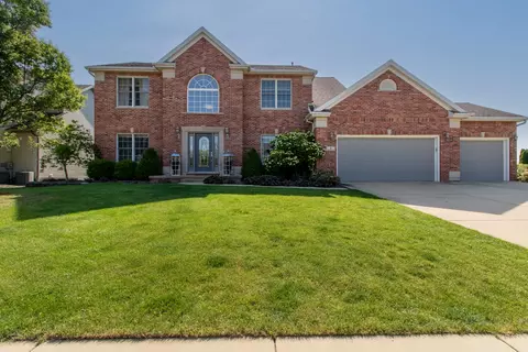 3 Chloe Ct, Bloomington, IL 61704