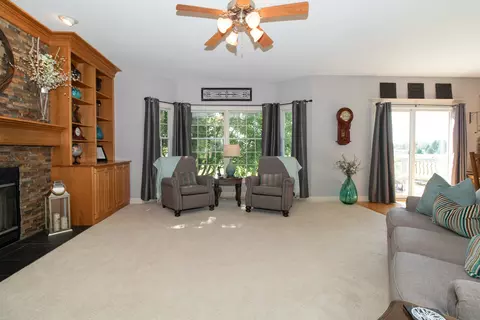 Living - 3 Chloe Ct, Bloomington, IL 61704 photo 5 of 7