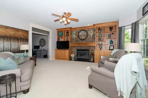 Living - 3 Chloe Ct, Bloomington, IL 61704 photo 2 of 7