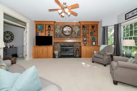 Living - 3 Chloe Ct, Bloomington, IL 61704 photo 1 of 7