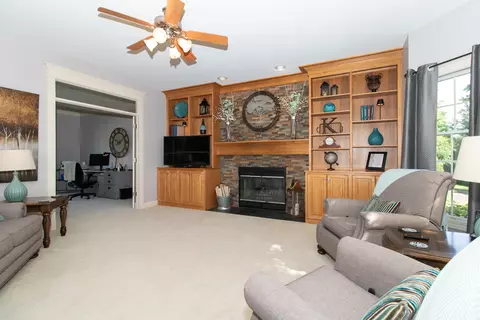 Living - 3 Chloe Ct, Bloomington, IL 61704 photo 3 of 7