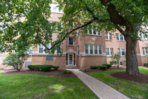 4051 N Southport Ave #2, Chicago, IL 60613