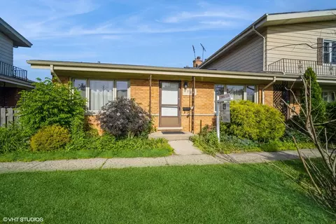 8723 N National Ave, Niles, IL 60714
