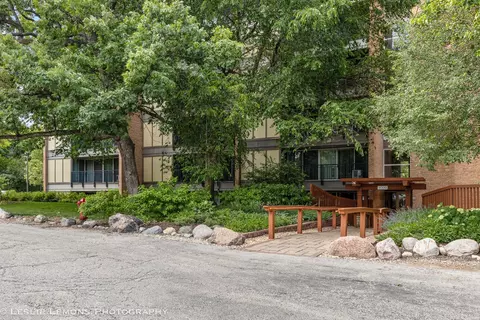 6000 Oakwood Dr #5B, Lisle, IL 60532