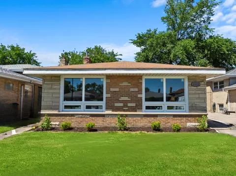 3820 W Touhy Ave, Lincolnwood, IL 60712