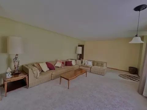 Living - 238 E Berkley Ln, Hoffman Estates, IL 60169 photo 2 of 4