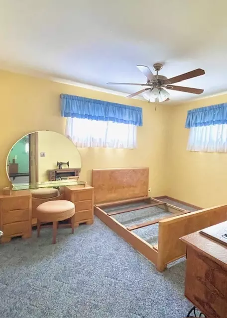 Bedroom - 238 E Berkley Ln, Hoffman Estates, IL 60169 photo 2 of 4