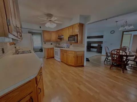 Kitchen - 238 E Berkley Ln, Hoffman Estates, IL 60169 photo 3 of 3