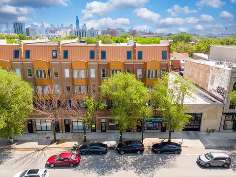 821 S Western Ave #3, Chicago, IL 60612