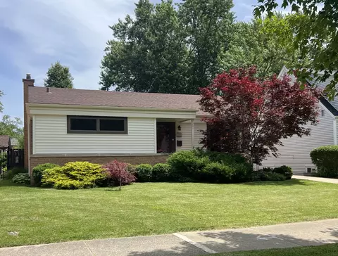 1201 N Hickory Ave, Arlington Heights, IL 60004