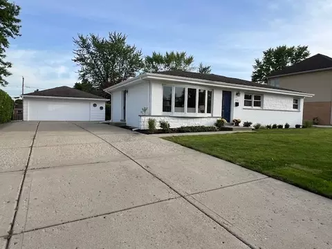 1713 W Martha Ln, Mount Prospect, IL 60056