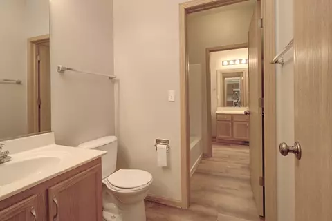 Bath - 5448 Sugarloaf Ct, Plainfield, IL 60586 photo 2 of 2