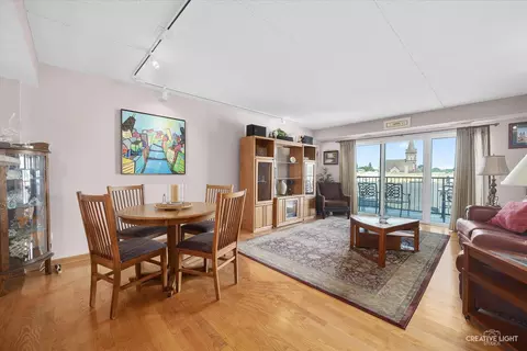 Living - 8010 Riverwalk Dr #3E, Lyons, IL 60534 photo 1 of 3