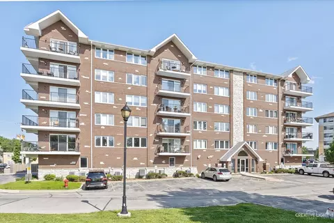 8010 Riverwalk Dr #3E, Lyons, IL 60534