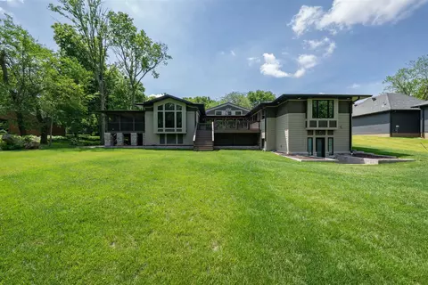 Exterior - 40 Sunset Rd, Bloomington, IL 61701 photo 9 of 19
