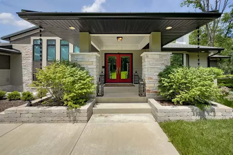Exterior - 40 Sunset Rd, Bloomington, IL 61701 photo 2 of 19