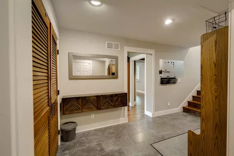 Entry Way - 40 Sunset Rd, Bloomington, IL 61701 photo 7 of 14