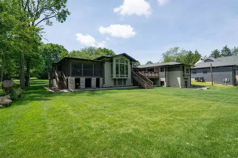 Exterior - 40 Sunset Rd, Bloomington, IL 61701 photo 14 of 19