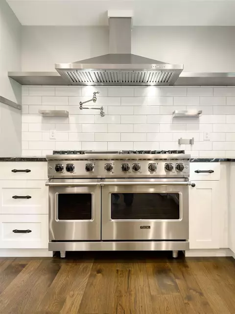Kitchen - 40 Sunset Rd, Bloomington, IL 61701 photo 8 of 12