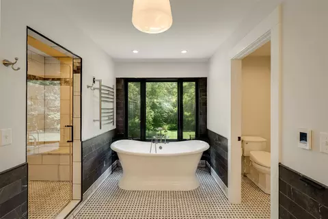 Bath - 40 Sunset Rd, Bloomington, IL 61701 photo 5 of 15