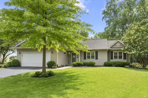 1367 Natalie Ln, Aurora, IL 60504