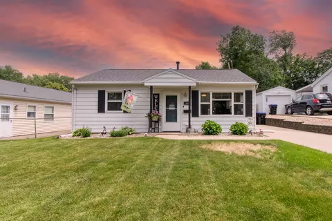 1109 N State St, Bloomington, IL 61701