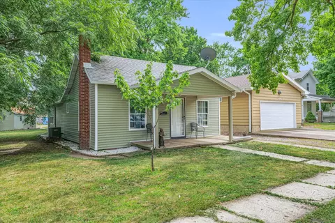 708 E Sangamon Ave, Rantoul, IL 61866 photo 2