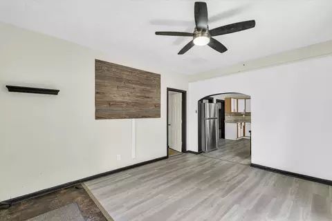 708 E Sangamon Ave, Rantoul, IL 61866 photo 7