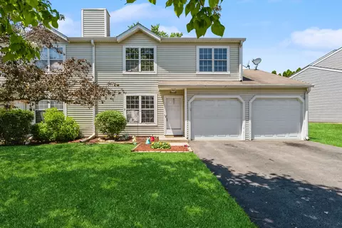 2022 Westview Ln, Round Lake Beach, IL 60073