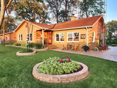 107 W Riverdale Dr, Clifton, IL 60927