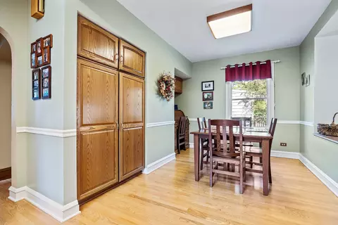220 E Crescent Ave, Elmhurst, IL 60126 photo 8