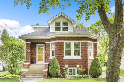 220 E Crescent Ave, Elmhurst, IL 60126
