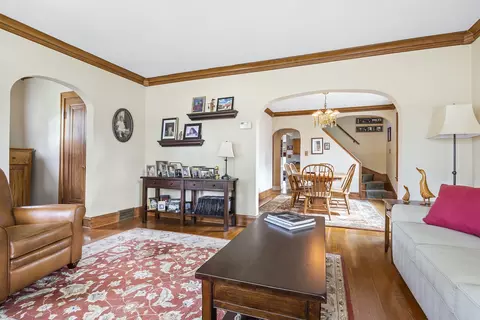 220 E Crescent Ave, Elmhurst, IL 60126 photo 4