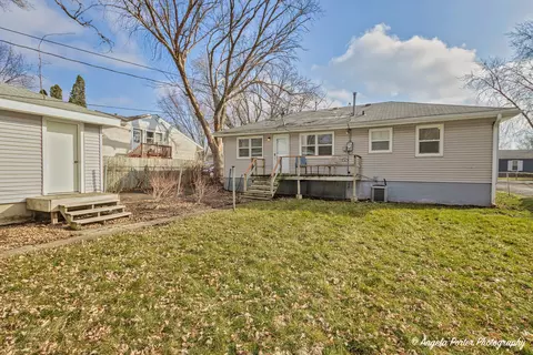 Exterior - 1719 Pleasant Ave, Mchenry, IL 60050 photo 2 of 5