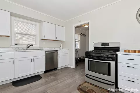 Kitchen - 1719 Pleasant Ave, Mchenry, IL 60050 photo 1 of 5