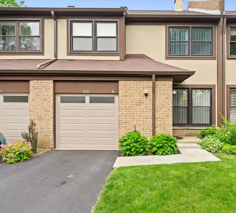 302 Kingswood Ln #3C, Wheeling, IL 60090