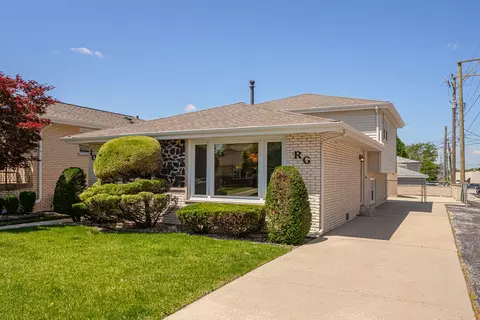10310 S Knox Ave, Oak Lawn, IL 60453