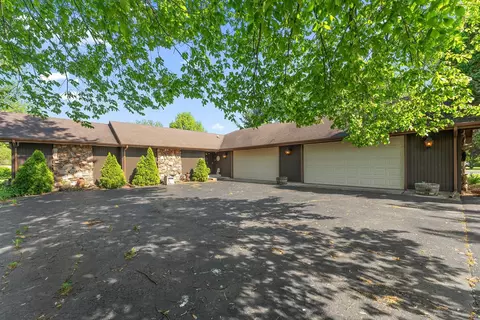 25541 S Sharon Ln, Crete, IL 60417