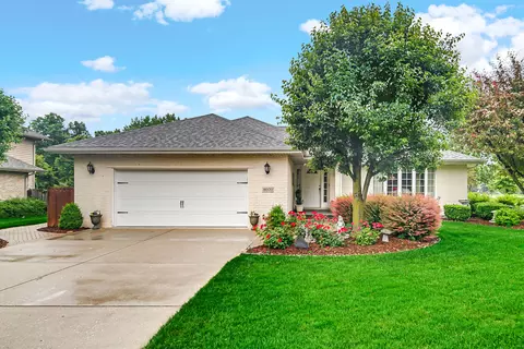8970 Charrington Dr, Frankfort, IL 60423