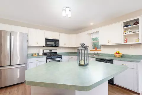 2104 Olde Mill Rd, Plainfield, IL 60586 photo 7