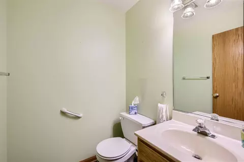 2032 Jeffrey Ct, Elgin, IL 60123 photo 9