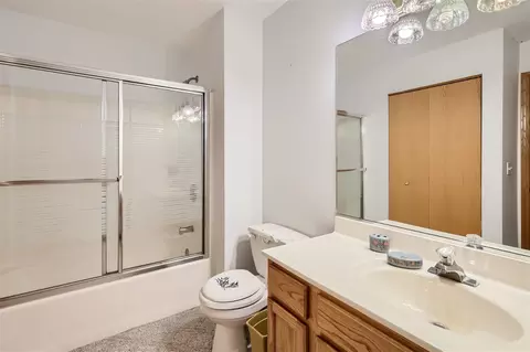 2032 Jeffrey Ct, Elgin, IL 60123 photo 15