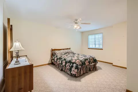 2032 Jeffrey Ct, Elgin, IL 60123 photo 13