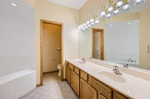 2032 Jeffrey Ct, Elgin, IL 60123 photo 11