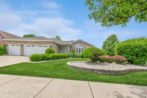 17300 Royal Ct, South Holland, IL 60473