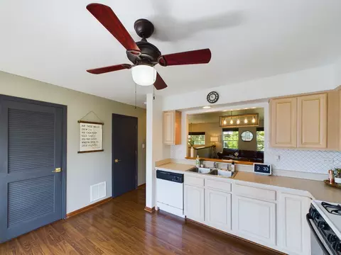 1399 Fox Hound Trl, Beecher, IL 60401 photo 6