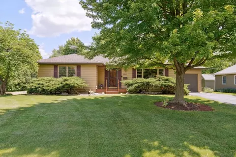 828 Magnolia Dr, Joliet, IL 60435