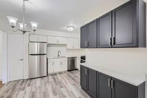 Kitchen - 1333 Maple Ave #4B, Evanston, IL 60201 photo 2 of 2