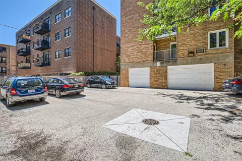 Exterior - 1333 Maple Ave #4B, Evanston, IL 60201 photo 4 of 4